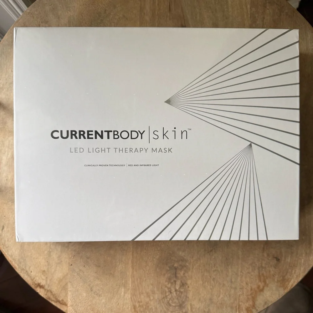 *NIB**CURRENTBODY LED Red Light Therapy Face Mask - Series 1 - Picture 2 of 15